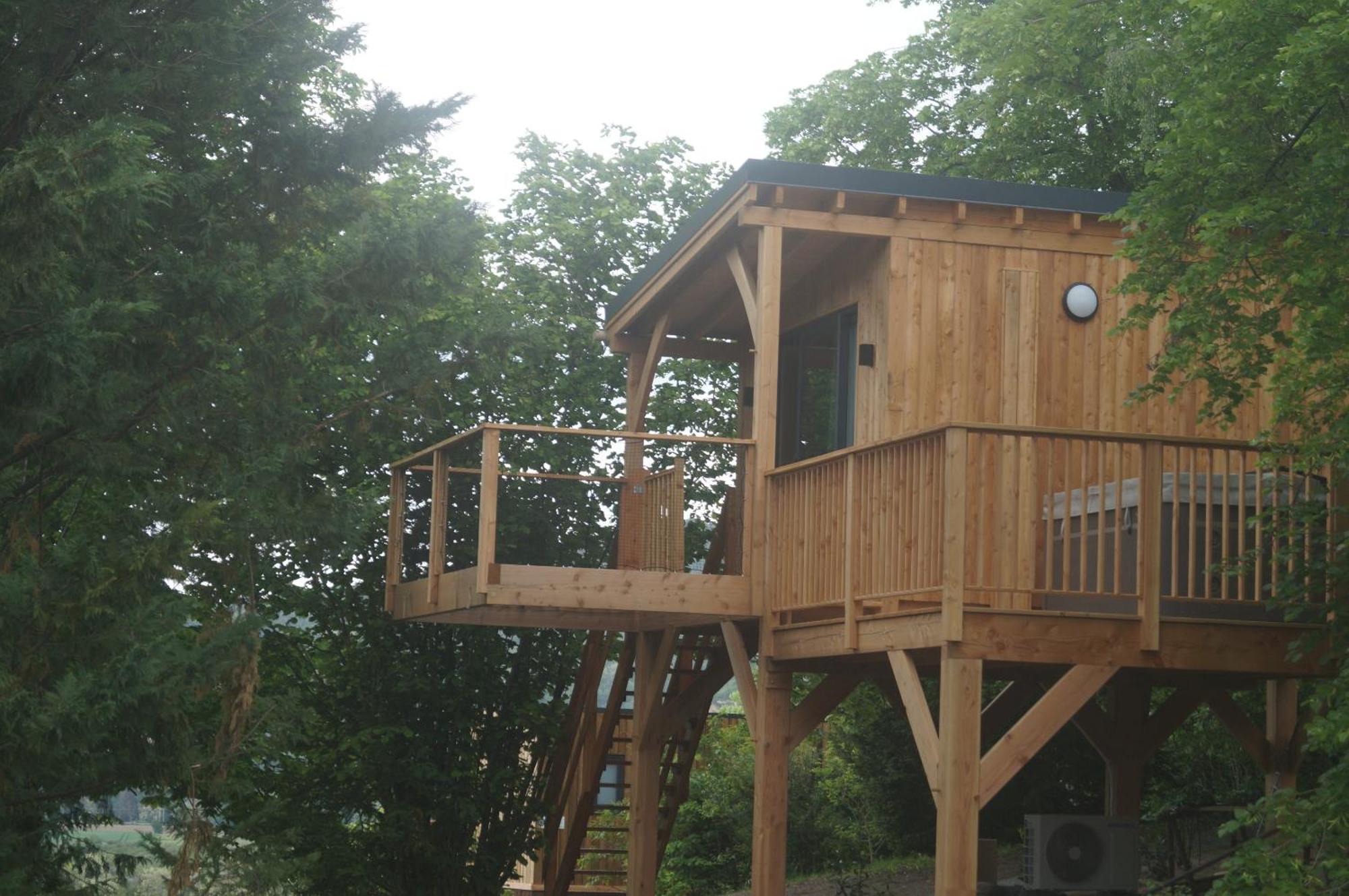 Lodges Arverne Vic-le-Comte Екстериор снимка