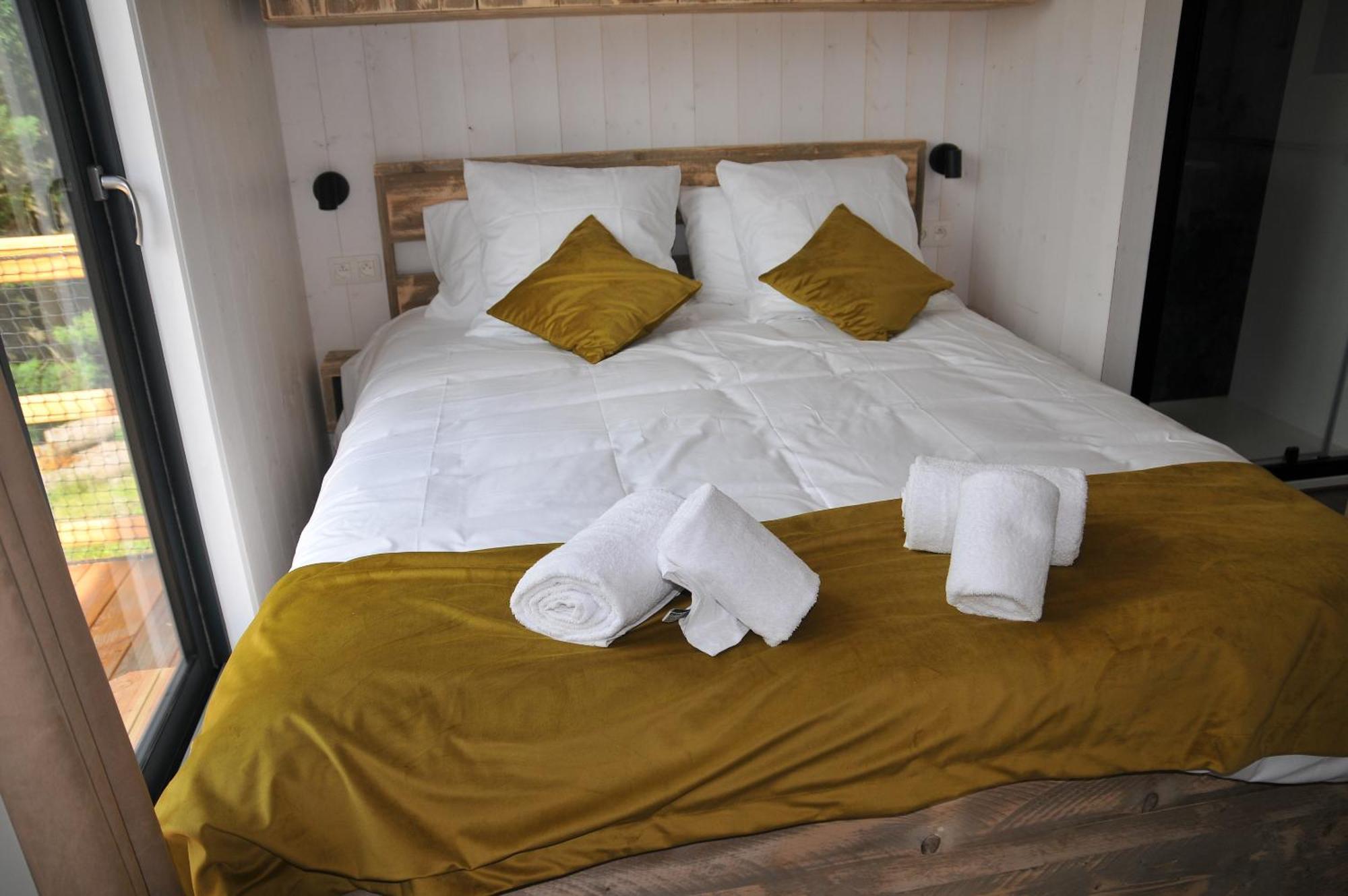 Lodges Arverne Vic-le-Comte Екстериор снимка